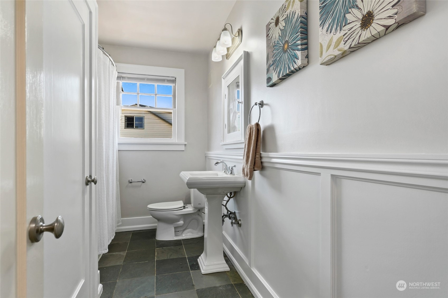 221 Wells Avenue North Renton, WA 98057 - Photo 13 of 28