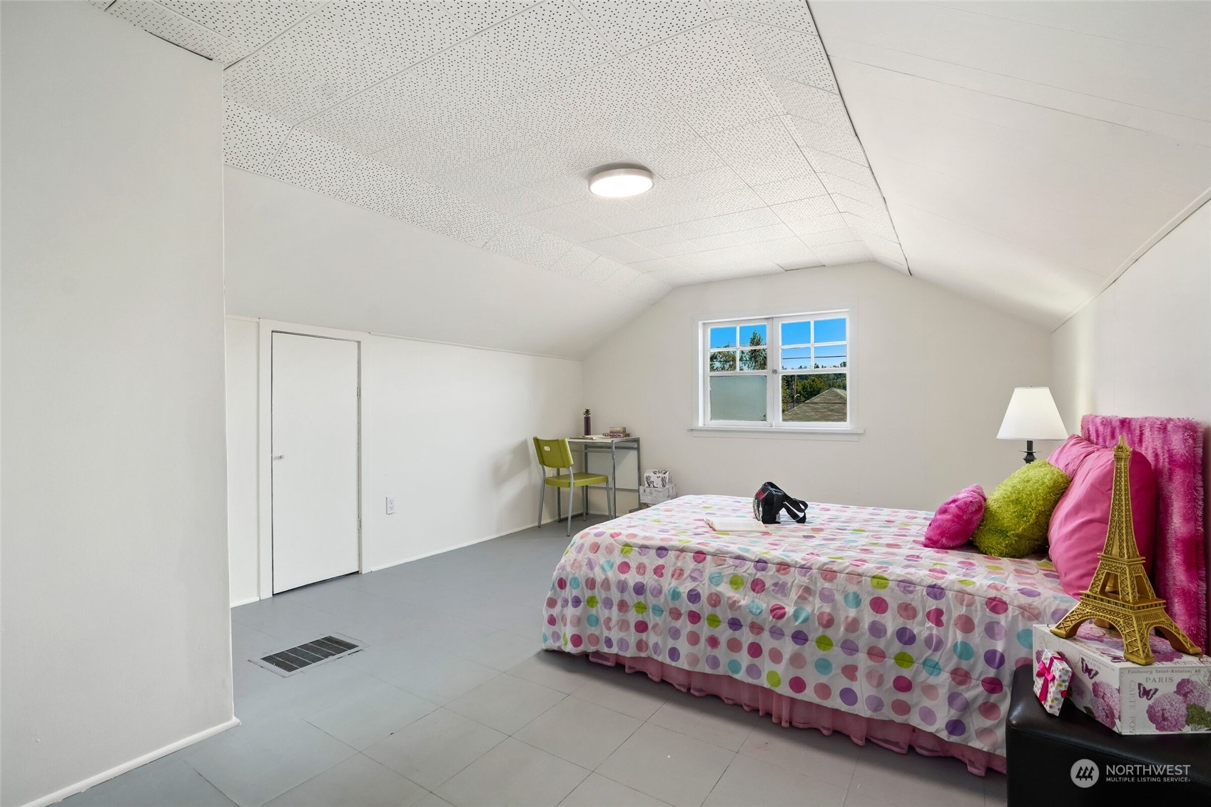 221 Wells Avenue North Renton, WA 98057 - Photo 16 of 28