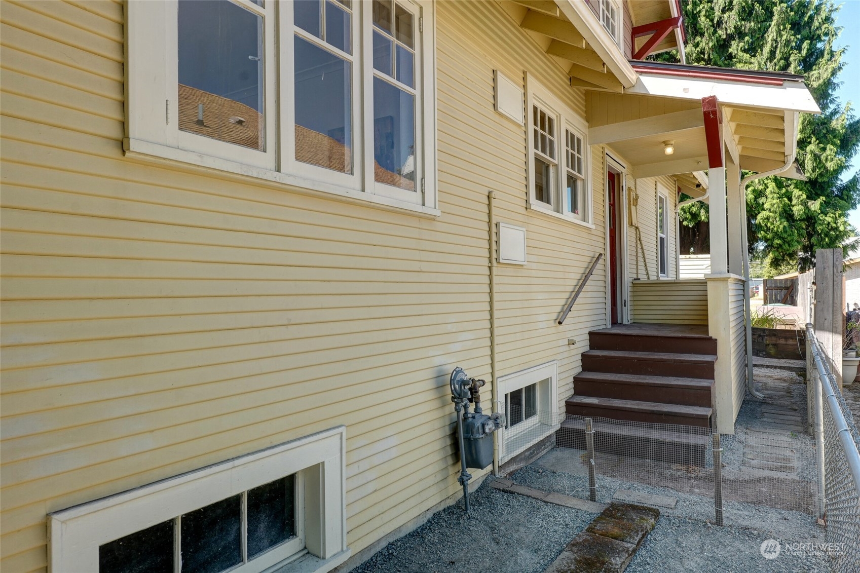 221 Wells Avenue North Renton, WA 98057 - Photo 23 of 28