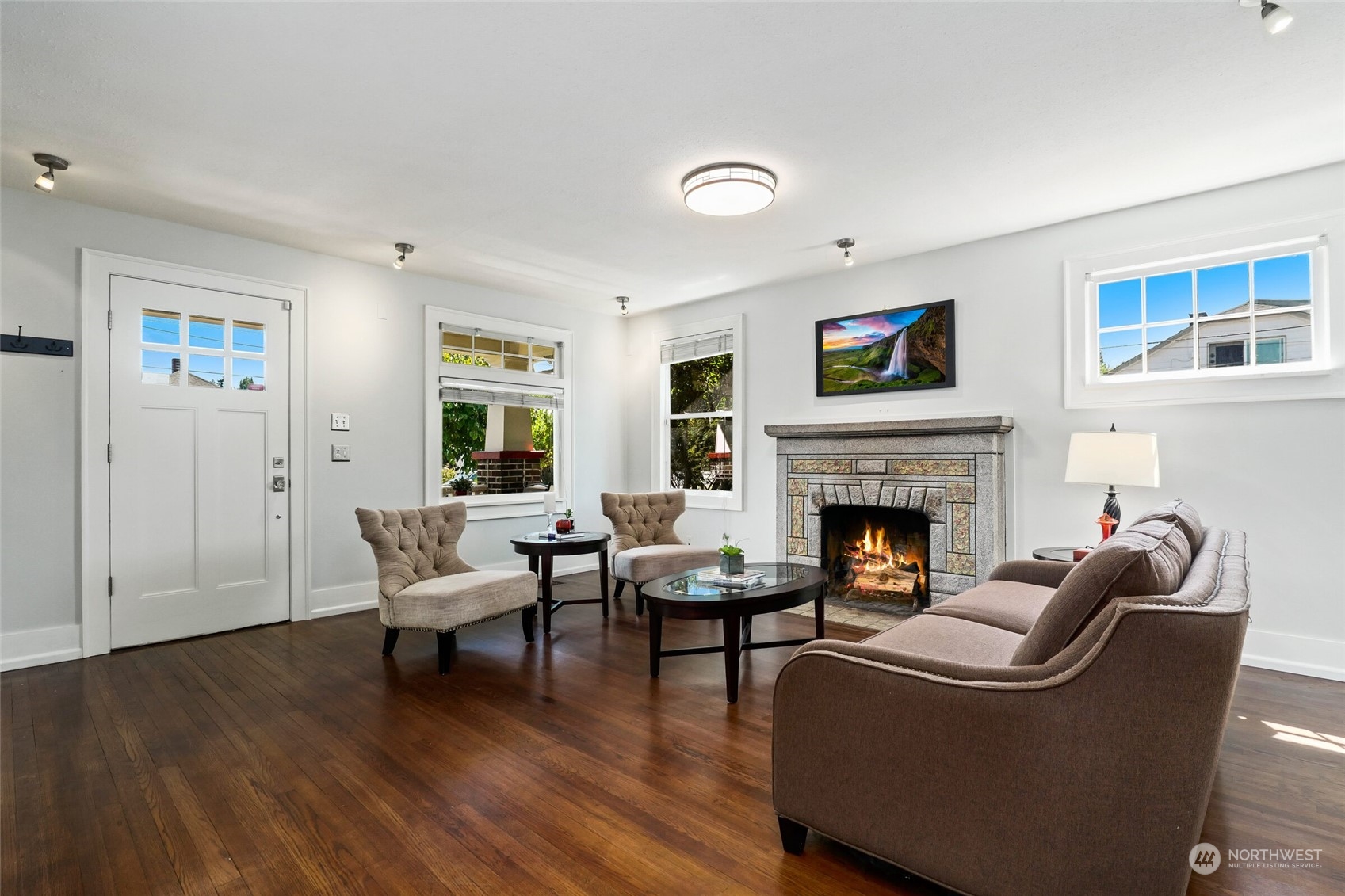 221 Wells Avenue North Renton, WA 98057 - Photo 4 of 28