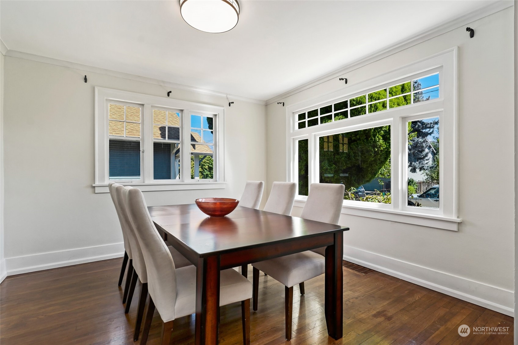 221 Wells Avenue North Renton, WA 98057 - Photo 8 of 28