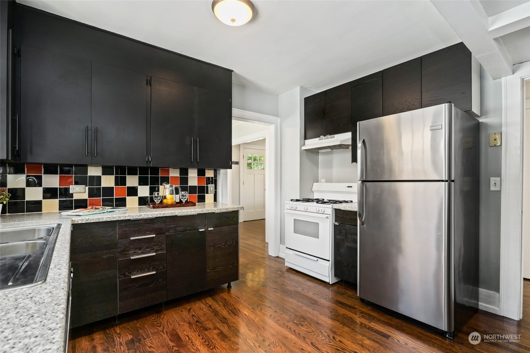 221 Wells Avenue North Renton, WA 98057 - Photo 10 of 28