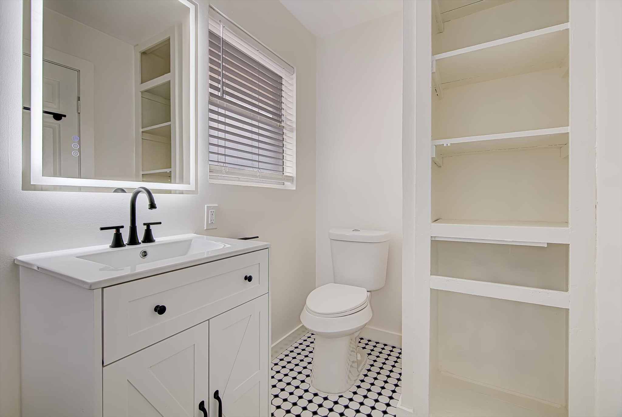 1915 McDuffie Street, Unit 1 Houston, TX 77019 - Photo 11 of 24