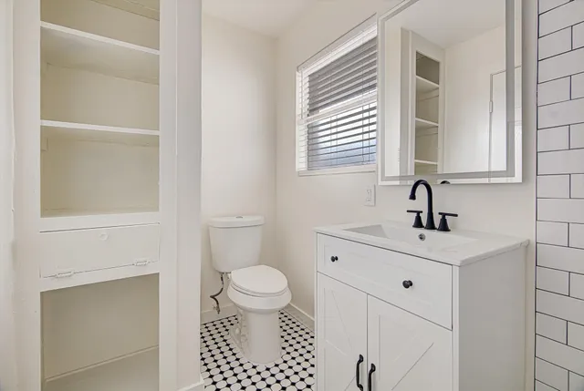 $1,300 | 1915 McDuffie Street, Unit 1, Houston, TX 77019