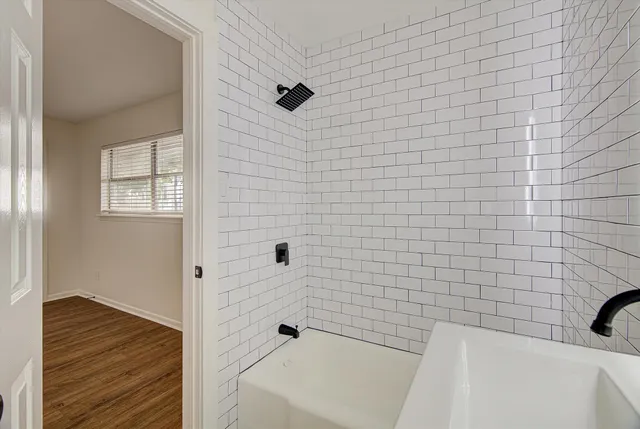 $1,300 | 1915 McDuffie Street, Unit 1, Houston, TX 77019