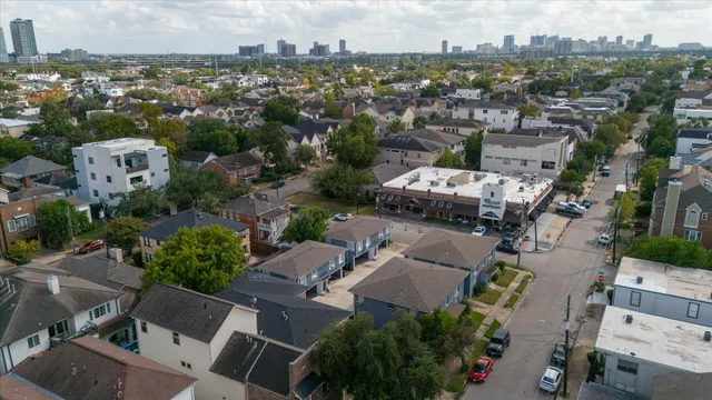 $1,300 | 1915 McDuffie Street, Unit 1, Houston, TX 77019