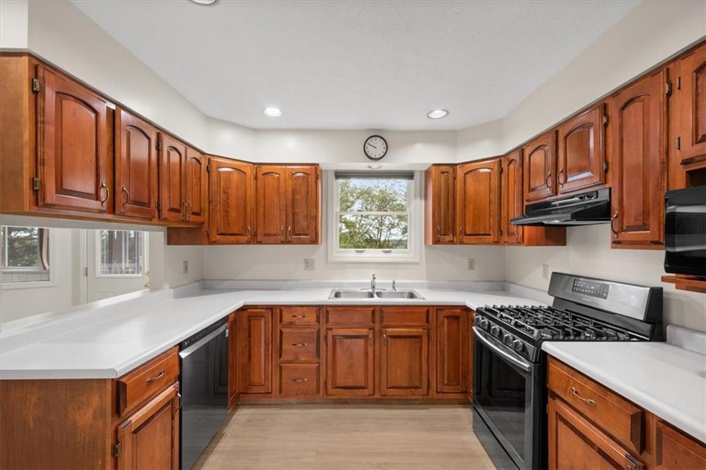 5030 Julia Lane McKees Rocks, PA 15136 - Photo 7 of 37 Gallery Image 7