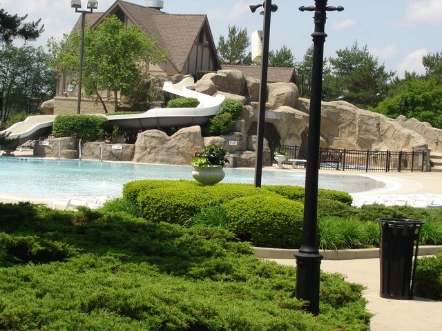 3027 Brossman Street Naperville, IL 60564 - Photo 40 of 42 a view of a garden