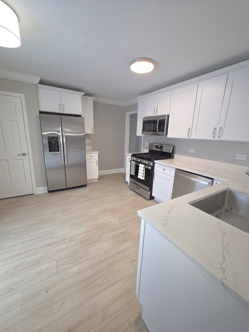 3027 Brossman Street Naperville, IL 60564 - Photo 9 of 36