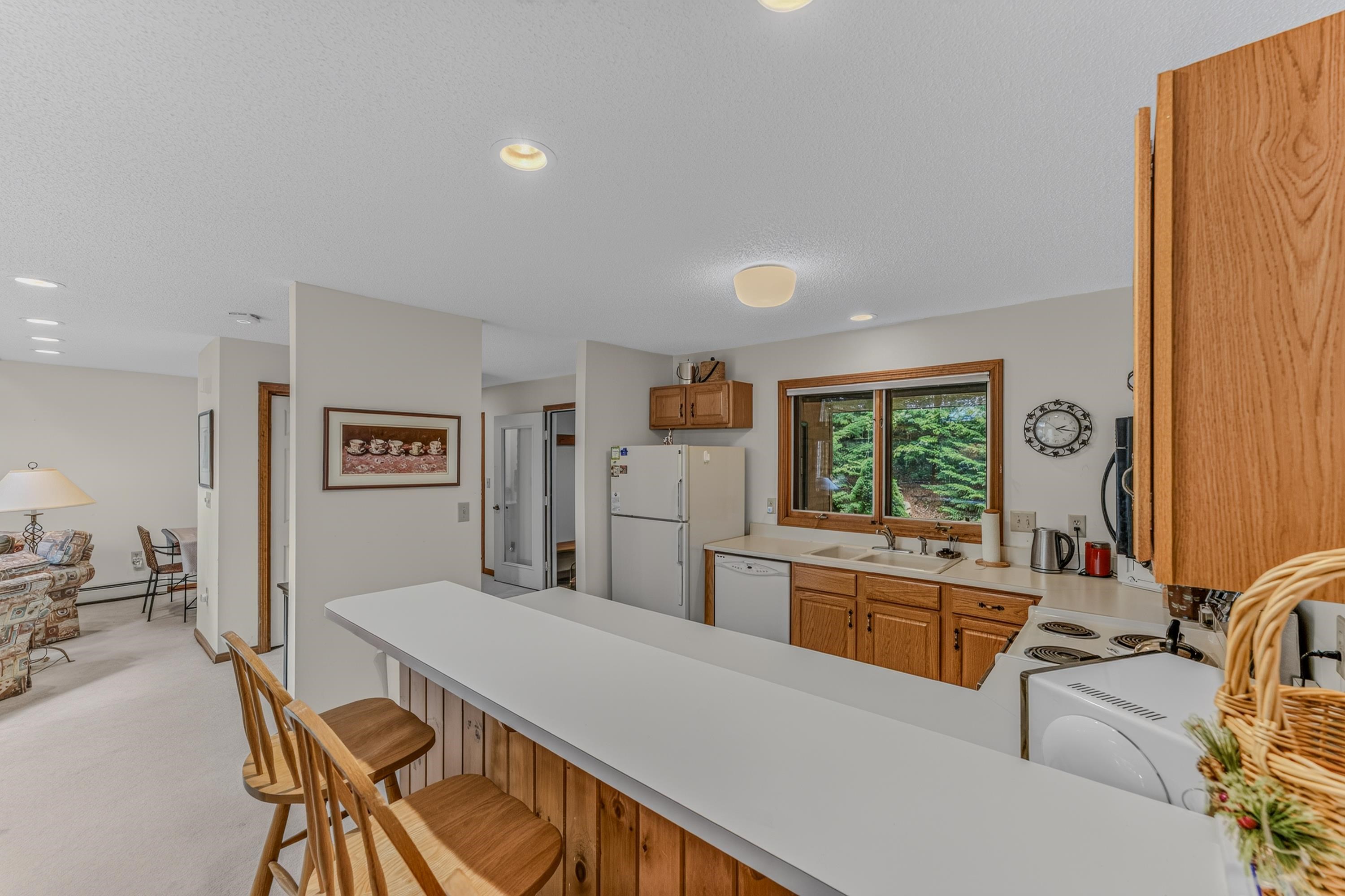 72 Appleby Close, Unit 42 Carroll, NH 03595 - Photo 7 of 33