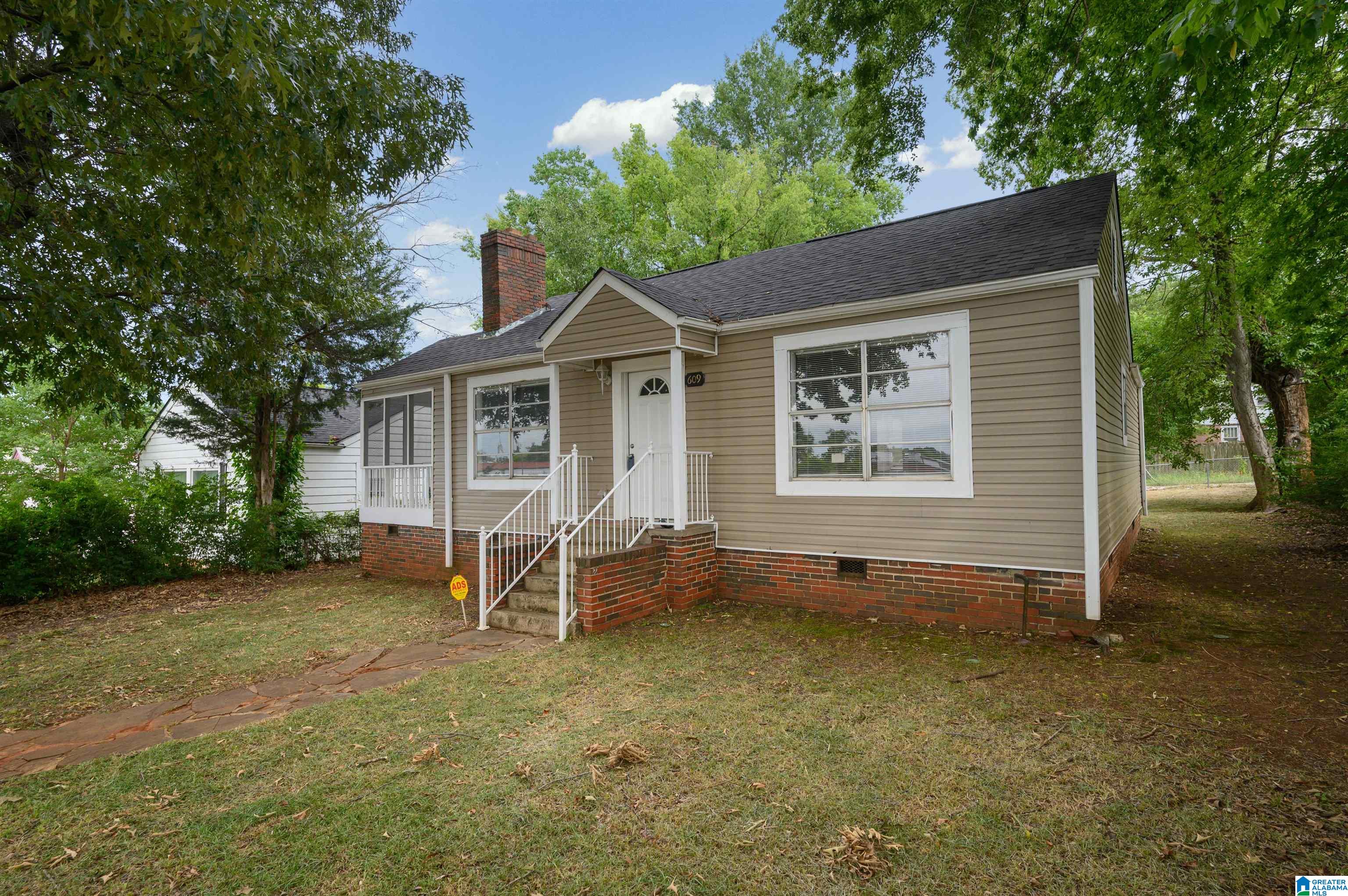 609 Valley Road Fairfield, AL 35064 - Photo 2 of 36