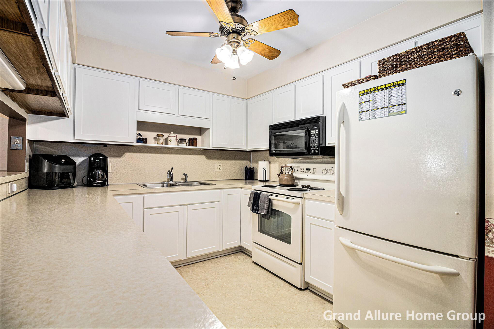 7005 East Springtree Lane Southwest, Unit 31 Grand Rapids, MI 49548 - Photo 2 of 17 _MG_9541