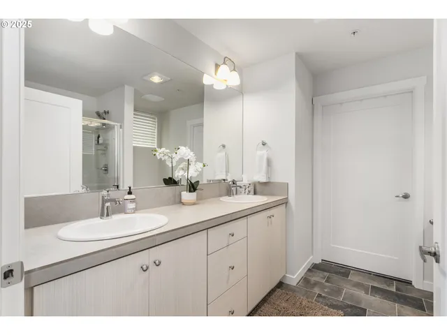 $325,000 | 11715 Southwest Valencia Lane, Unit 202, Wilsonville, OR 97070