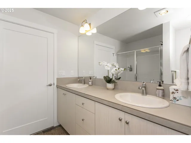 $325,000 | 11715 Southwest Valencia Lane, Unit 202, Wilsonville, OR 97070