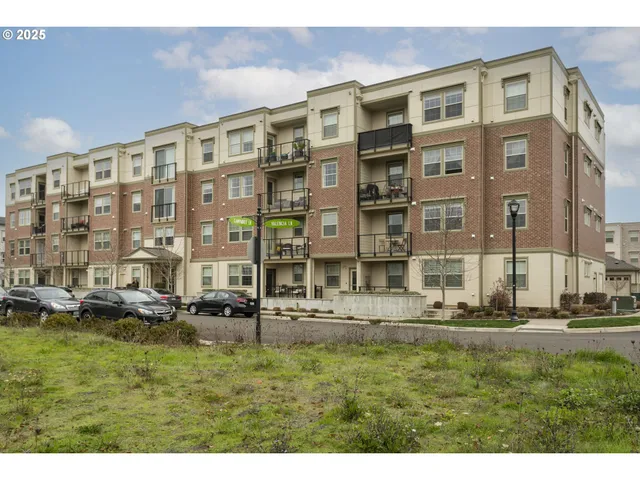 $325,000 | 11715 Southwest Valencia Lane, Unit 202, Wilsonville, OR 97070