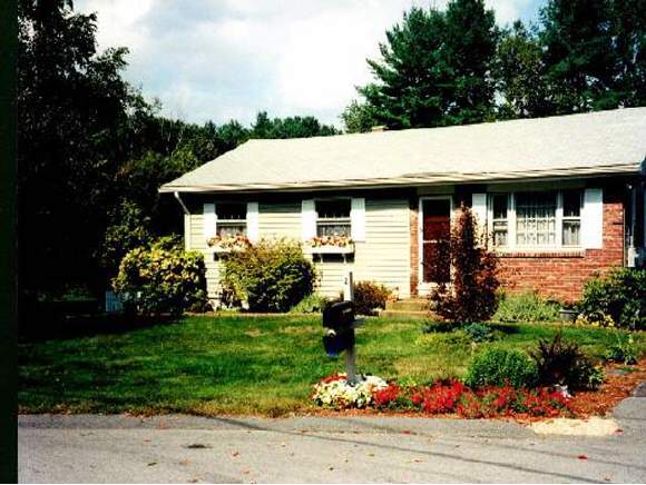 2 Heather Street Manchester, NH 03104 - Photo 1 of 1 Gallery Image 1