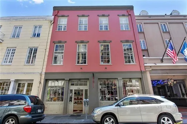$2,500 | 324 Chartres Street, Unit B, New Orleans, LA 70130