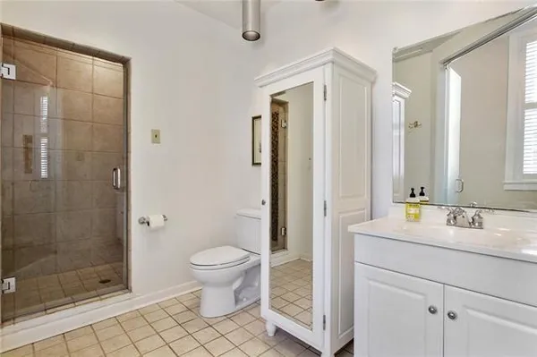 $2,500 | 324 Chartres Street, Unit B, New Orleans, LA 70130
