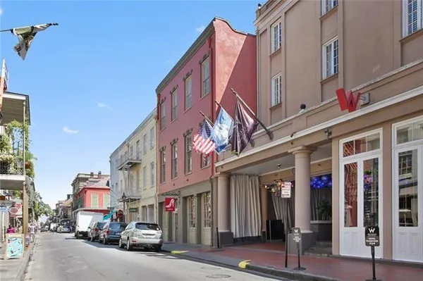 $2,500 | 324 Chartres Street, Unit B, New Orleans, LA 70130