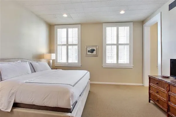 $2,500 | 324 Chartres Street, Unit B, New Orleans, LA 70130