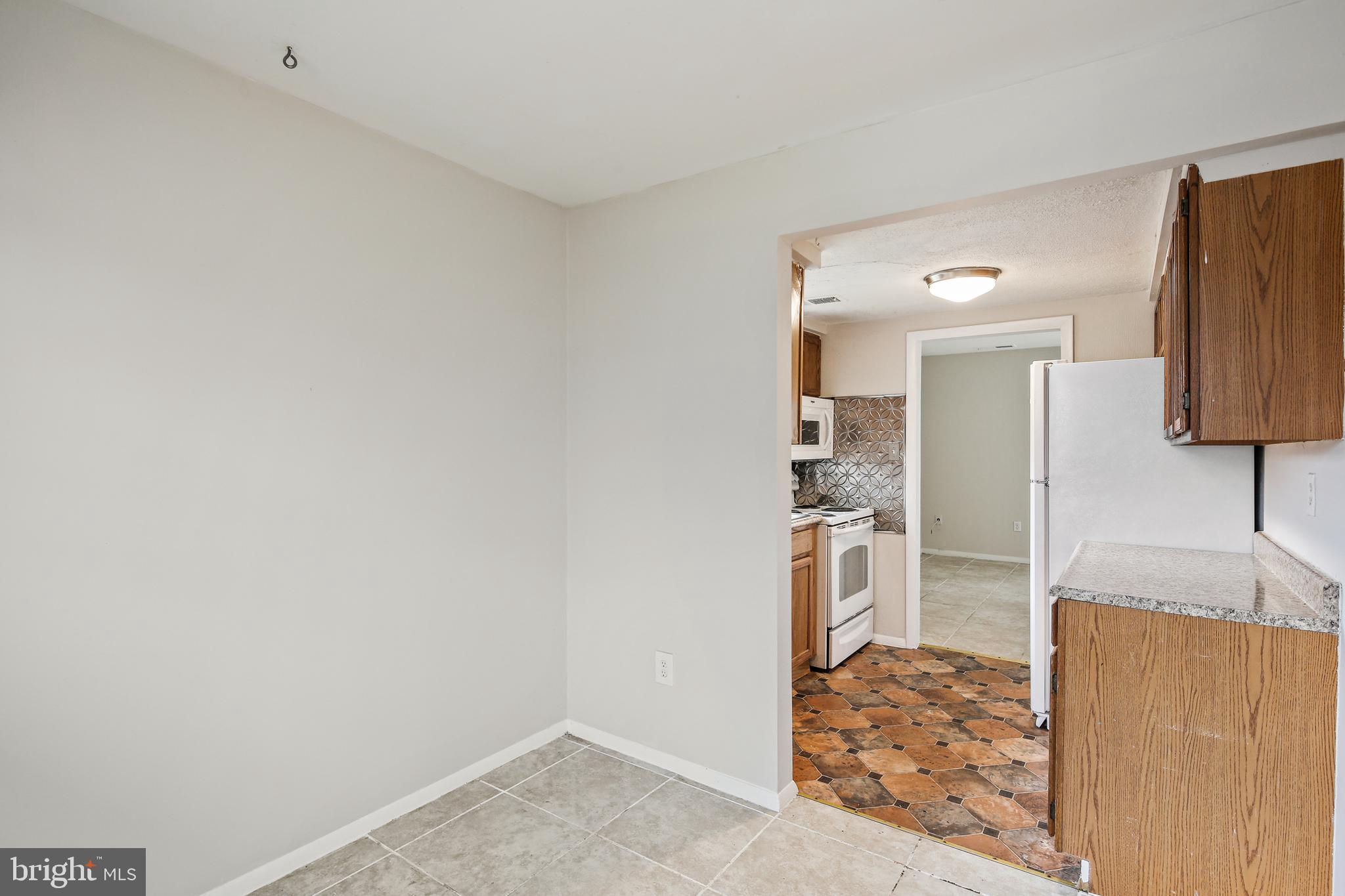 140 Shellcove Road Pasadena, MD 21122 - Photo 8 of 30 Gallery Image 8