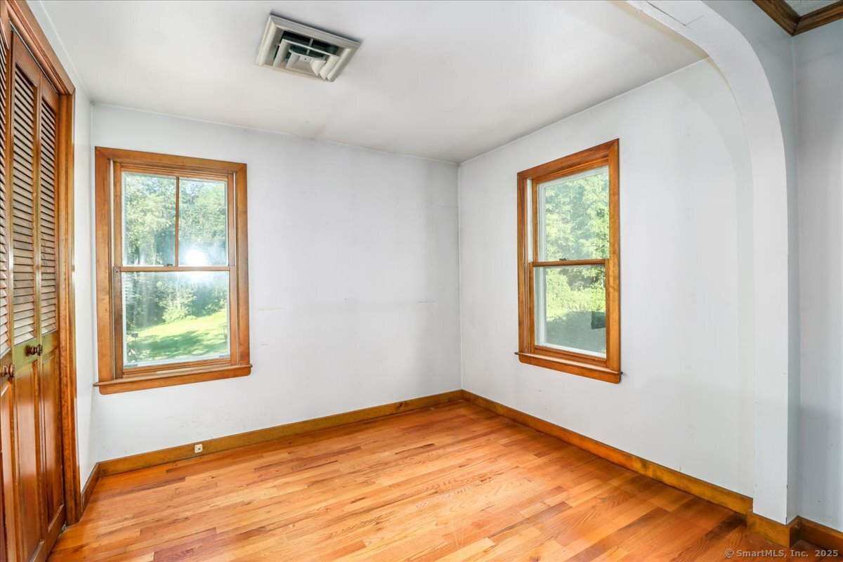 16 Farrell Road Newtown, CT 06470 - Photo 25 of 38