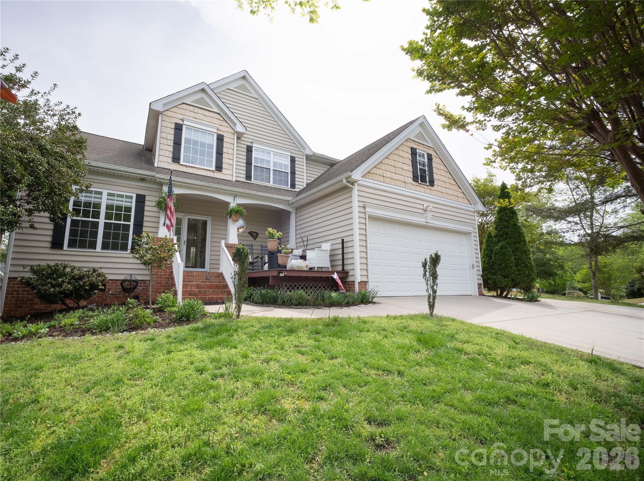 a house view with a outdoor space