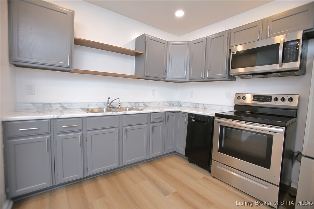 1406 Chartres Street New Albany, IN 47150 - Photo 15 of 34 Kitchen