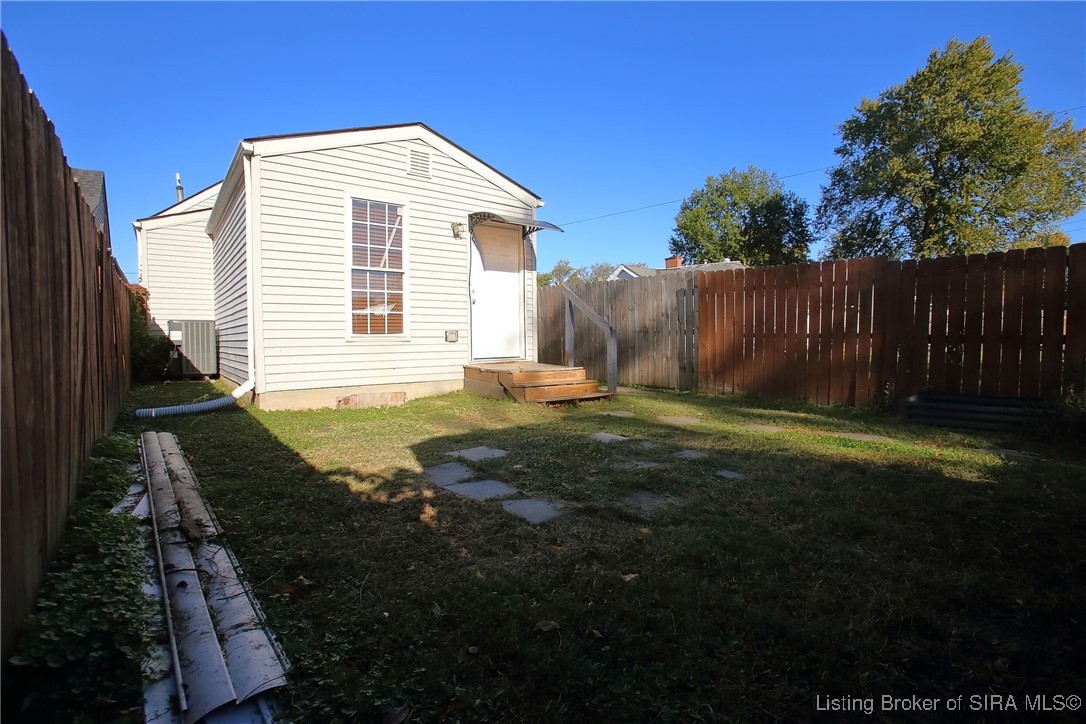 1406 Chartres Street New Albany, IN 47150 - Photo 29 of 34 Rear View