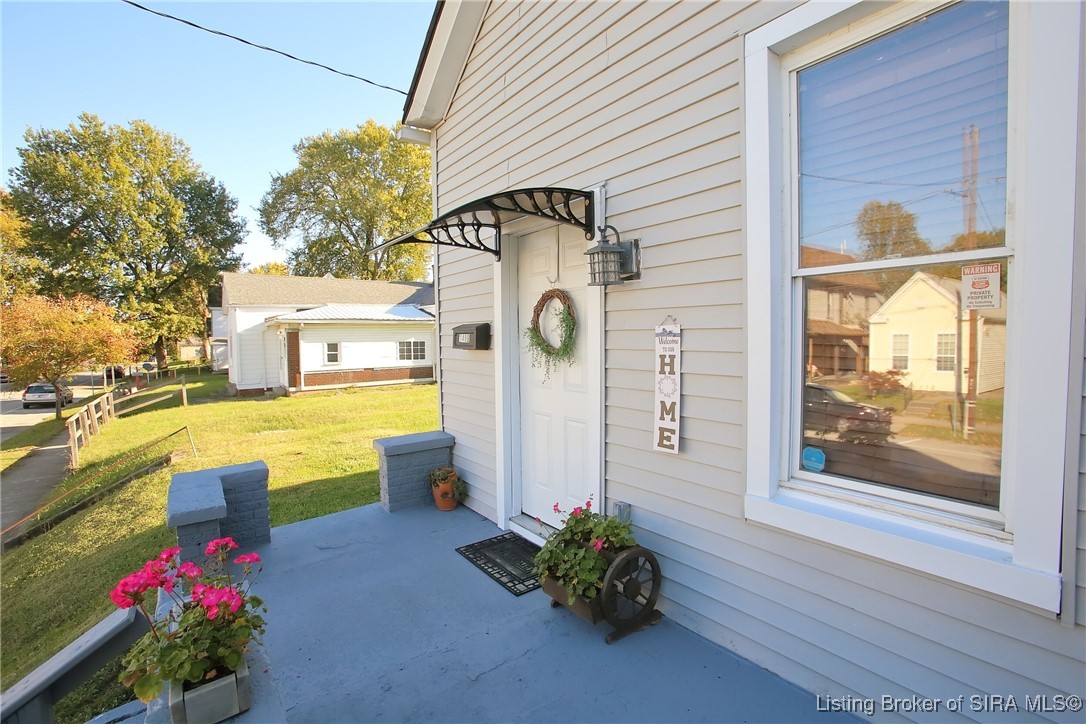 1406 Chartres Street New Albany, IN 47150 - Photo 5 of 34 Front Porch