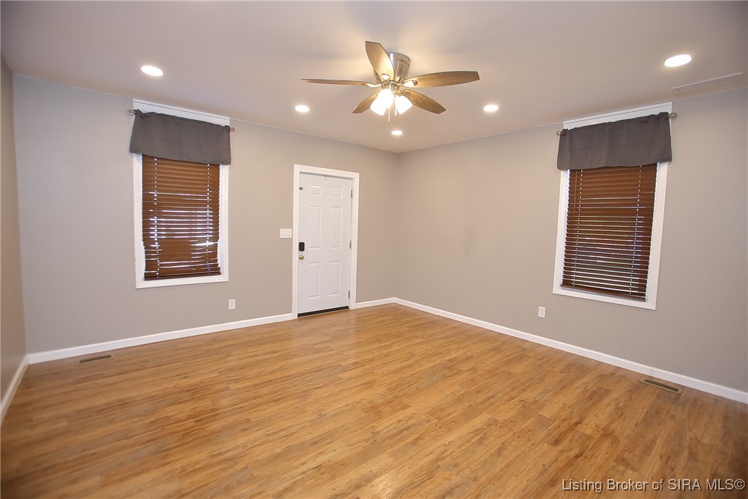 1406 Chartres Street New Albany, IN 47150 - Photo 6 of 34 Living Room