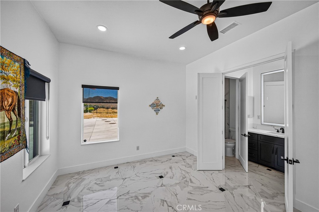 39625 County Line Road Beaumont, CA 92223 - Photo 26 of 54 Downstairs bed 2