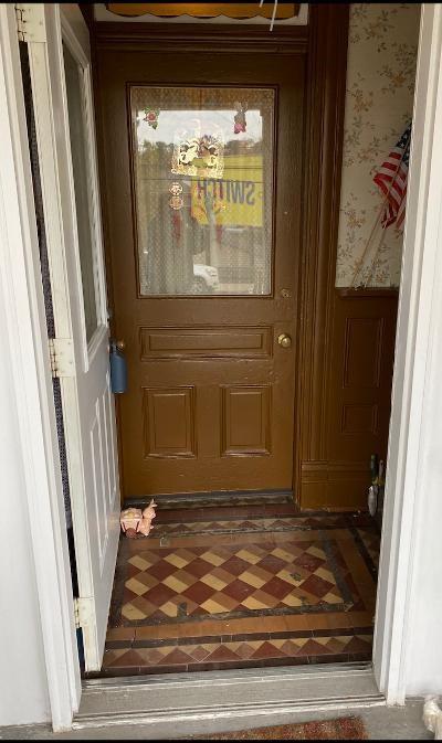 1028 Chartiers Avenue McKees Rocks, PA 15136 - Photo 3 of 25 Vestibule inside front door with original tile floor