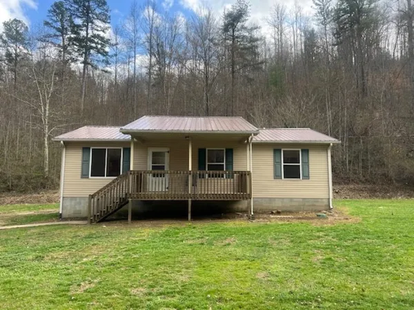 $139,900 | 373 Mullins Hollow Road, Sandy Hook, KY 41171