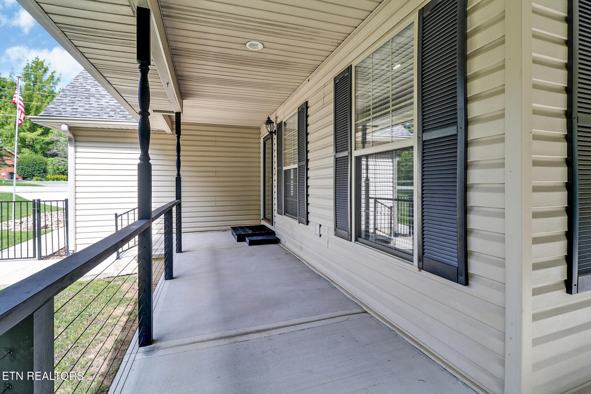 102 Rotherham Drive Crossville, TN 38558 - Photo 6 of 55 COVERED FRONT PORCH