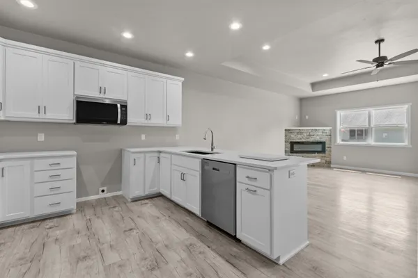 $329,900 | 411 Founders Way, Little Chute, WI 54140