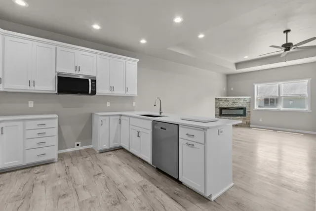 $329,900 | 411 Founders Way, Little Chute, WI 54140