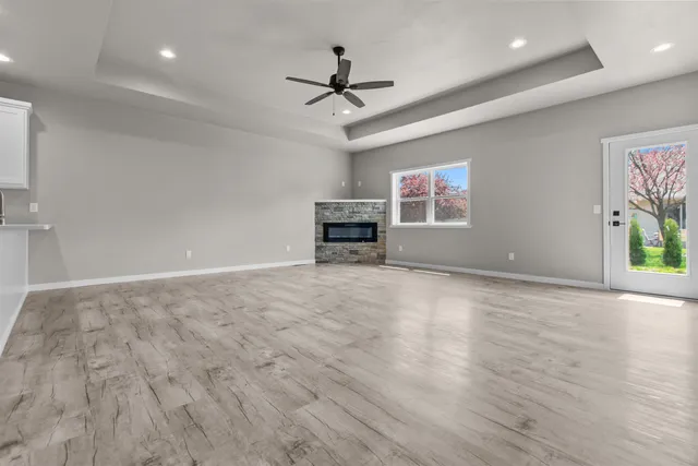 $329,900 | 411 Founders Way, Little Chute, WI 54140