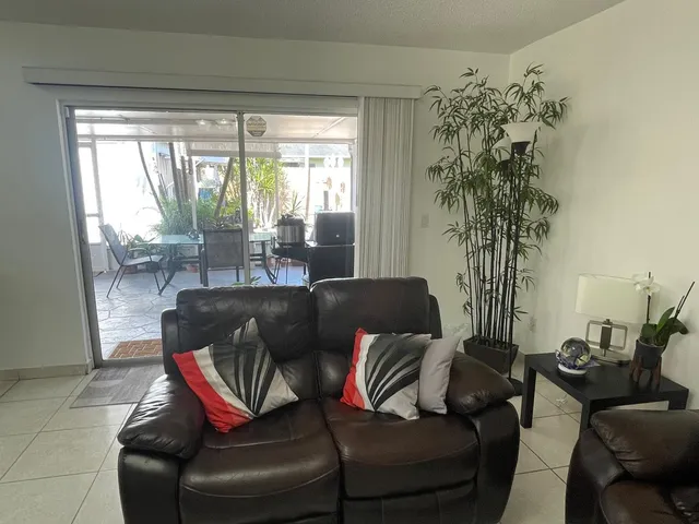 $475,000 | 1063 Concert Way, Royal Palm Beach, FL 33411