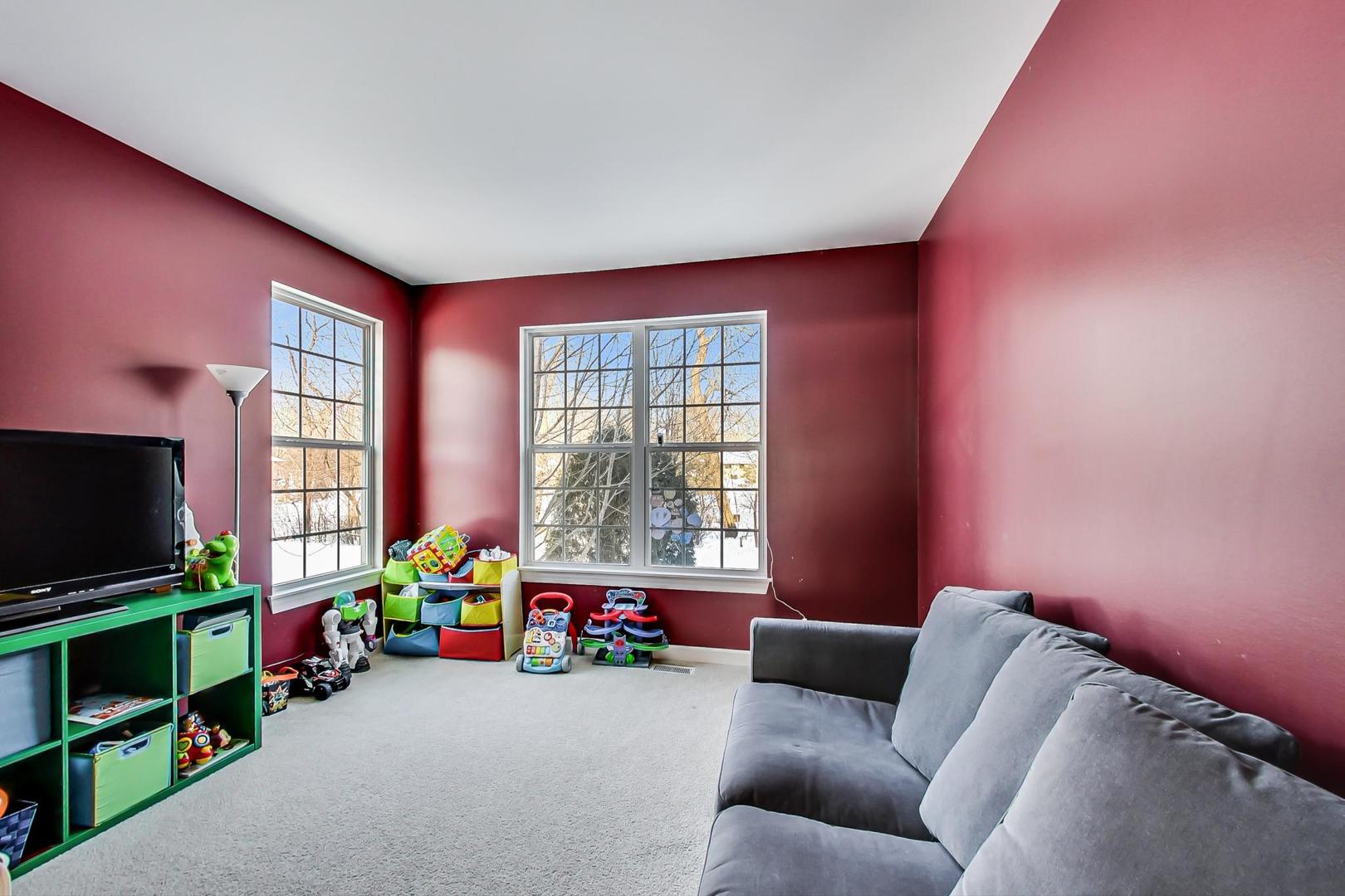 847 Oak Ridge Boulevard Elgin, IL 60120 - Photo 12 of 27 Gallery Image 12