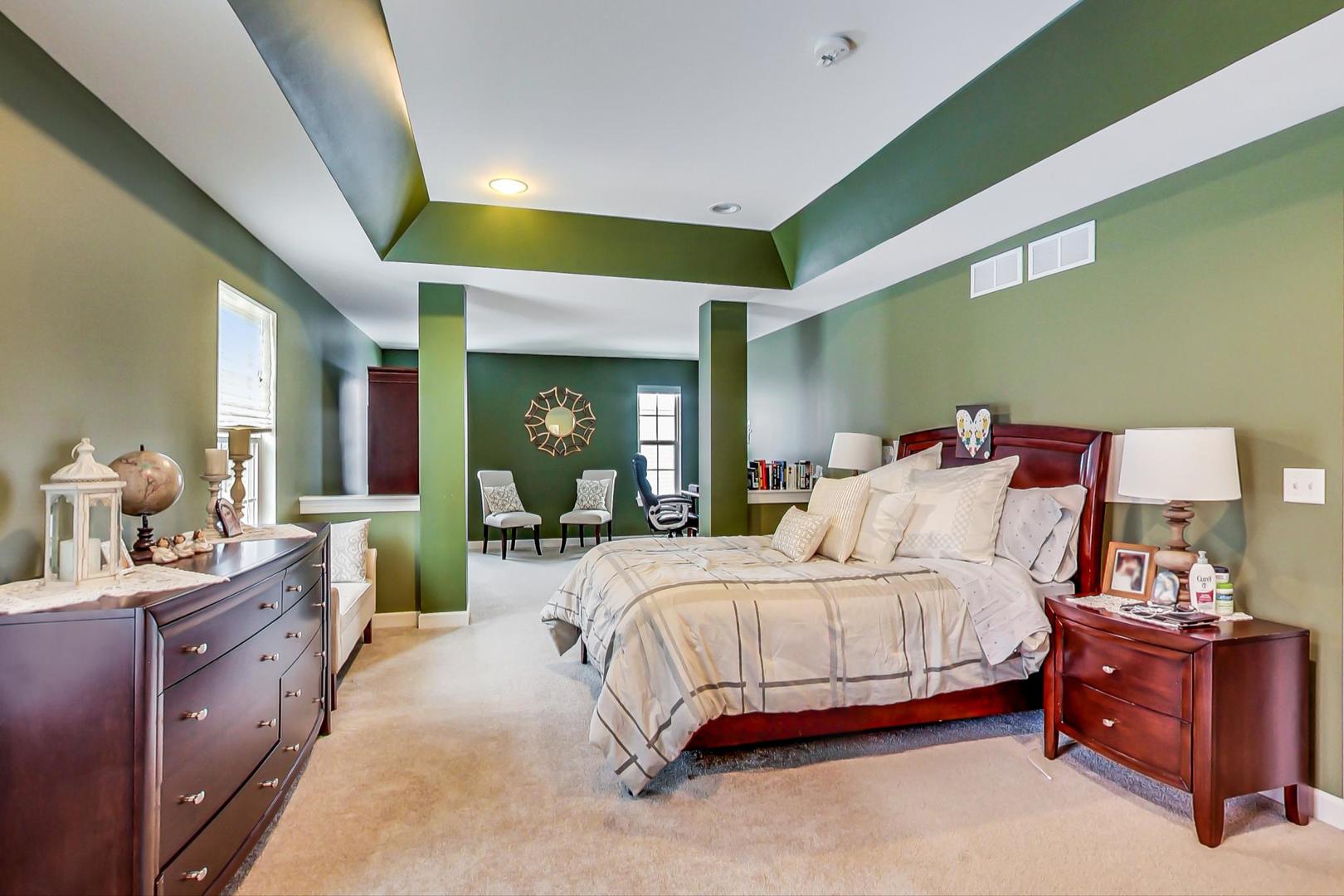 847 Oak Ridge Boulevard Elgin, IL 60120 - Photo 14 of 27 Gallery Image 14