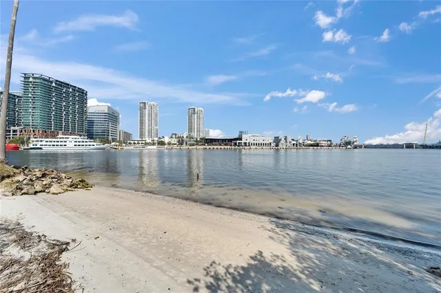 $3,500 | 705 Mainsail Drive, Tampa, FL 33602