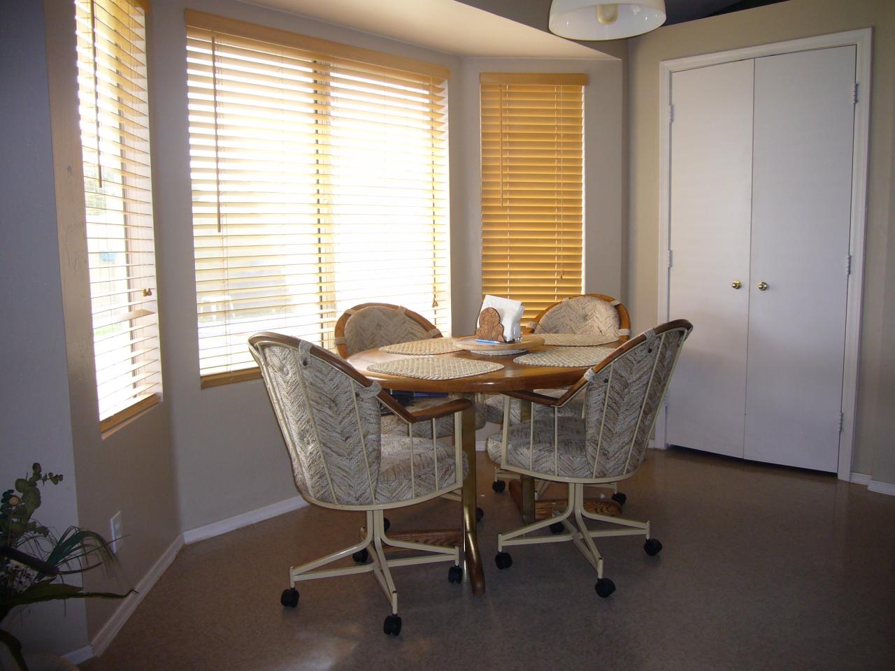 2029 East Devon Road Gilbert, AZ 85296 - Photo 3 of 9 Dining Area