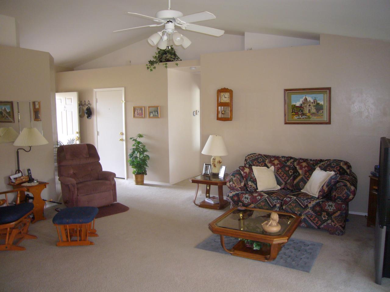 2029 East Devon Road Gilbert, AZ 85296 - Photo 4 of 9 Great Room
