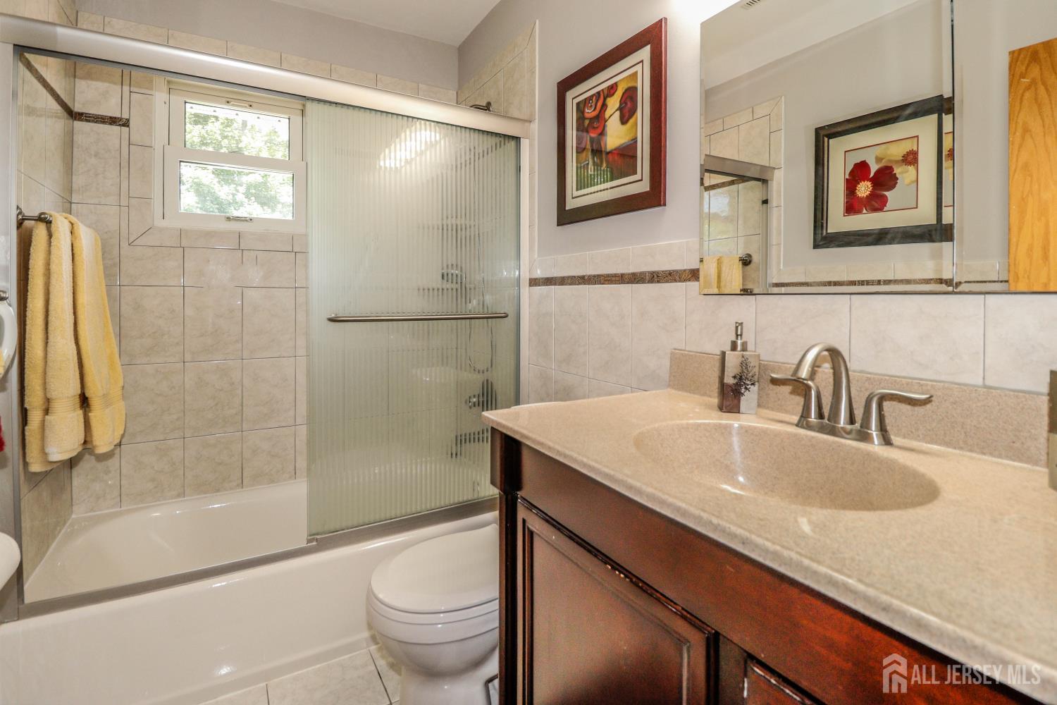 5 Overhill Road East Brunswick, NJ 08816 - Photo 22 of 38