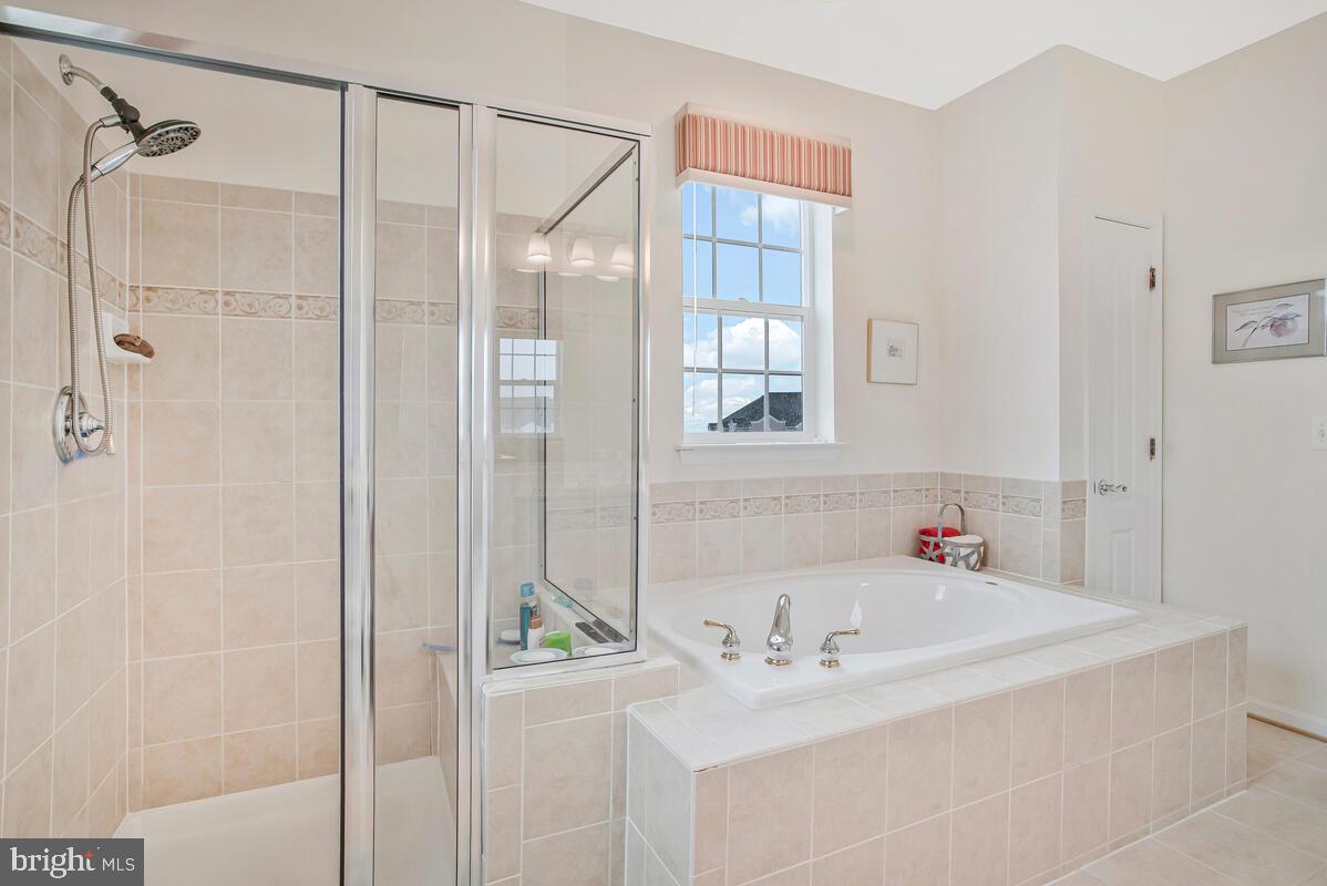 7305 Maplecrest Road, Unit 407 Elkridge, MD 21075 - Photo 24 of 54 Primary Bath