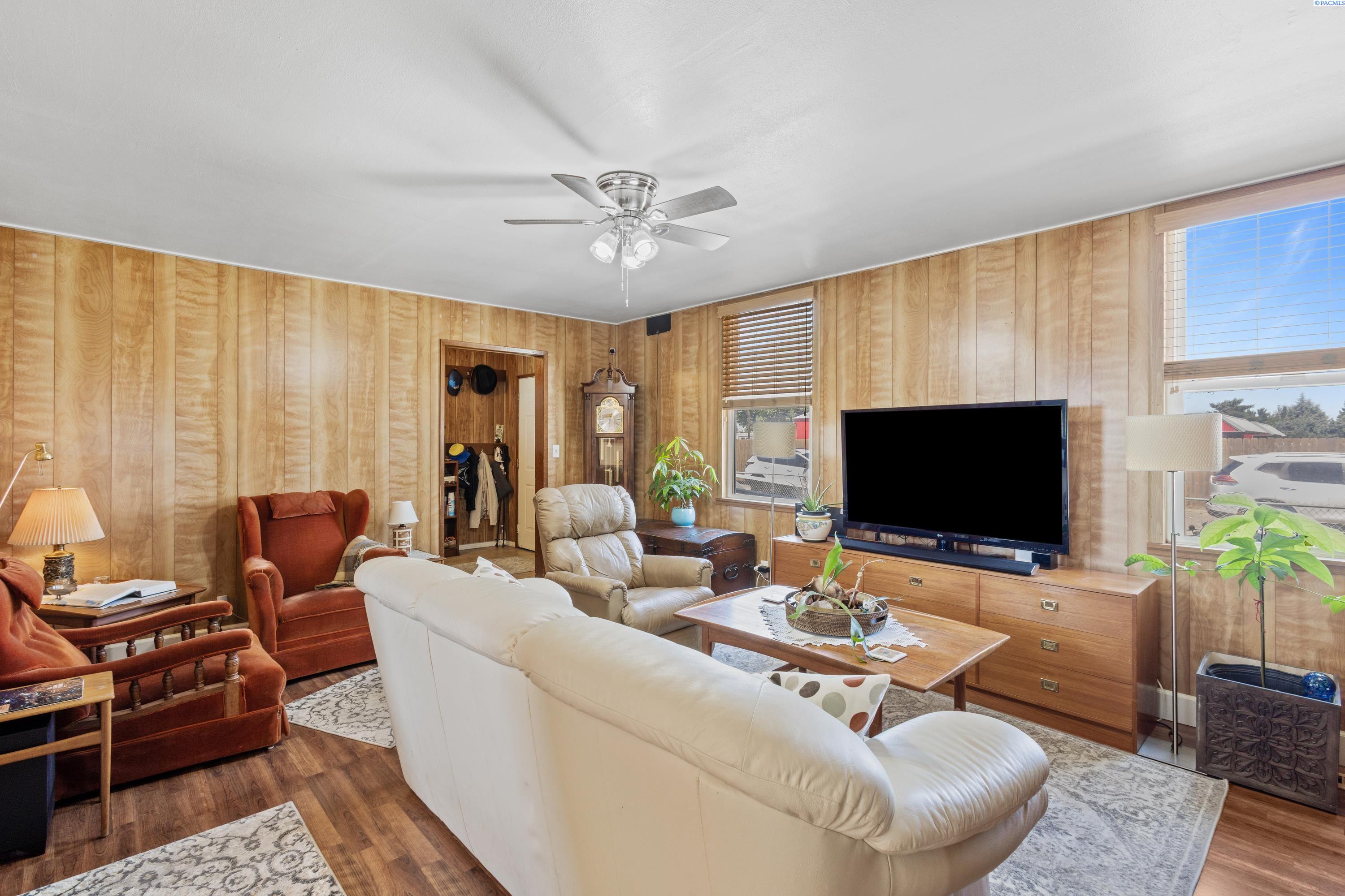 35305 South Finley Road Kennewick, WA 99337 - Photo 11 of 27 Gallery Image 11