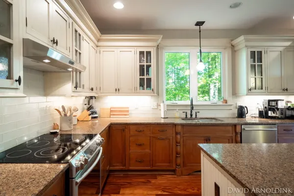 $734,900 | 461 Island View Drive, Holland, MI 49424