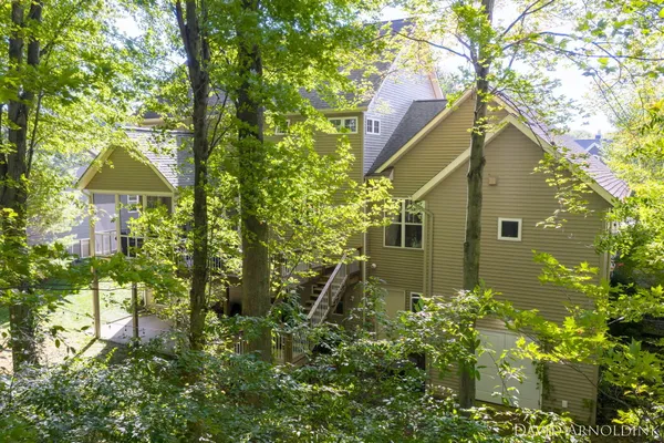 $734,900 | 461 Island View Drive, Holland, MI 49424