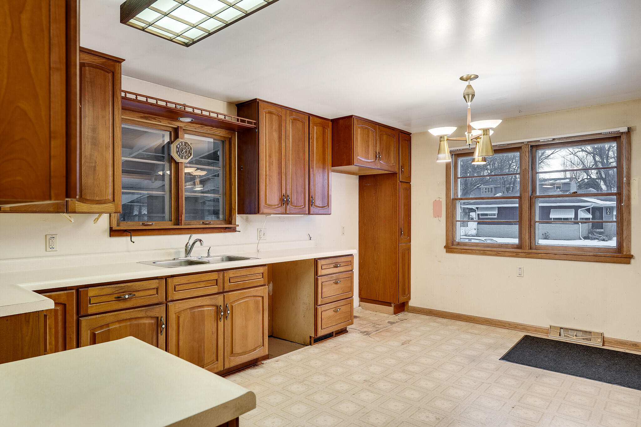 217 Lake Street Holmen, WI 54636 - Photo 9 of 31 Kitchen